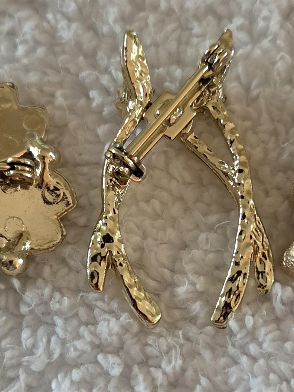 Vintage Gold Tone Brooch Pin Lot 10pc Teddy Bear(Avon) & Calla Lily Bouquet&more - Picture 14 of 14